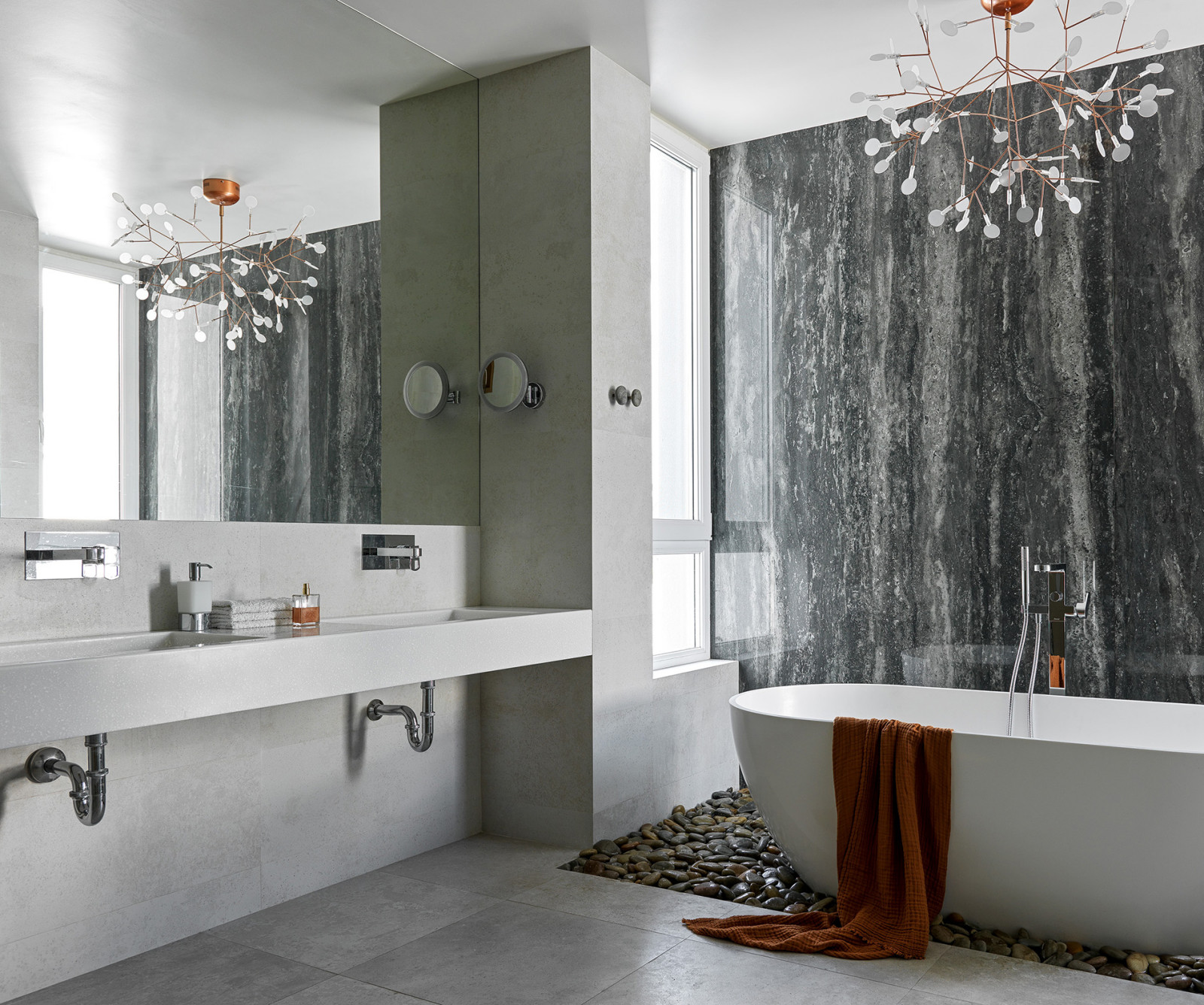 Seaside apartment with a sence of air