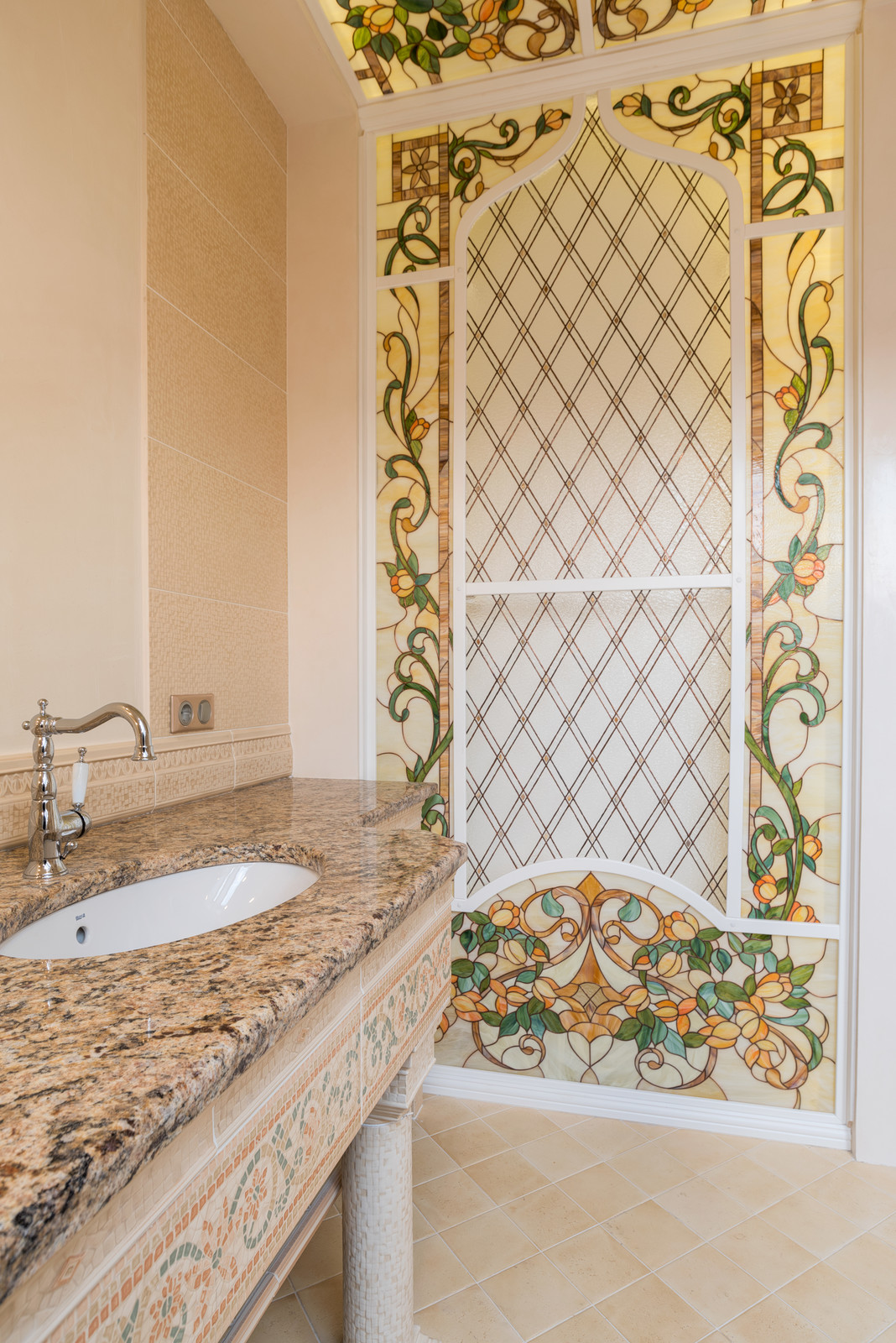 Витражи в ванной комнате