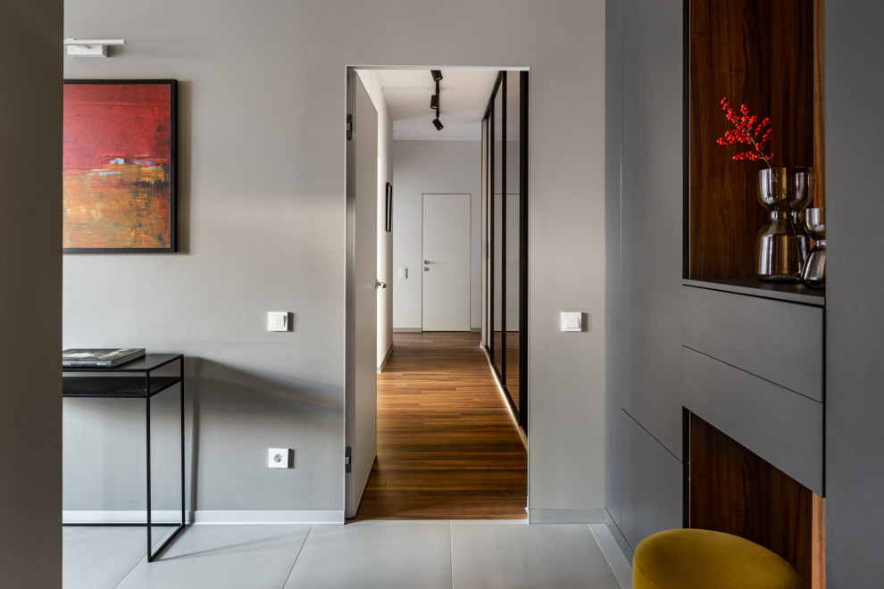 Белый в цвете