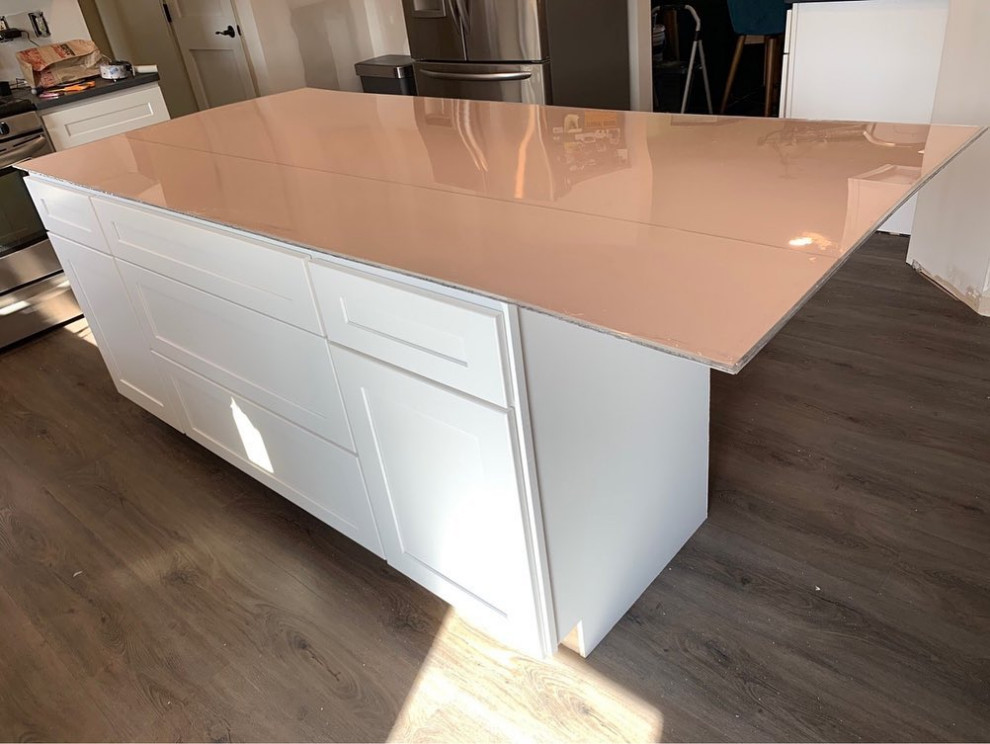 Обложка проекта: Подсветка столешницы с островом