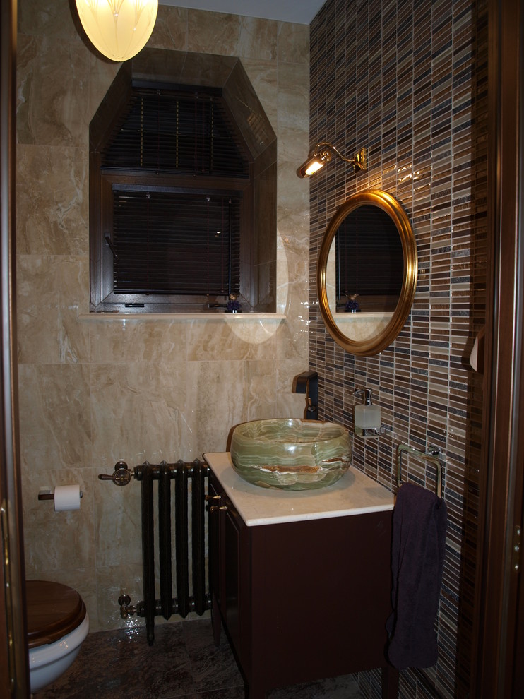 Дом на склоне холма