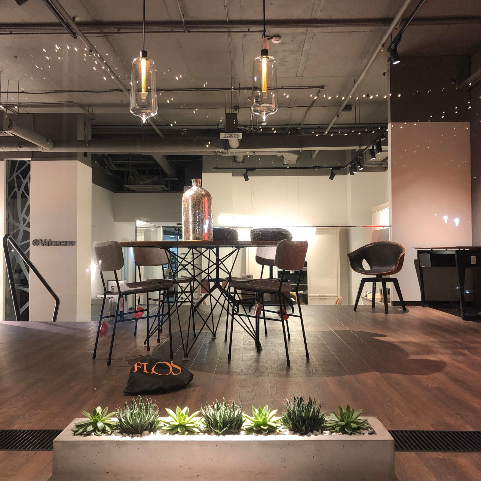 Обложка проекта: Новый мебельный салон Стелс на  Шелепихе в центре модных интерьеров The DOM