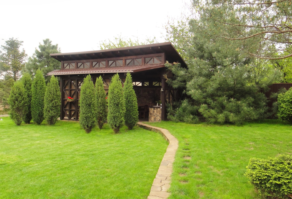 Ландшафт участка у озера