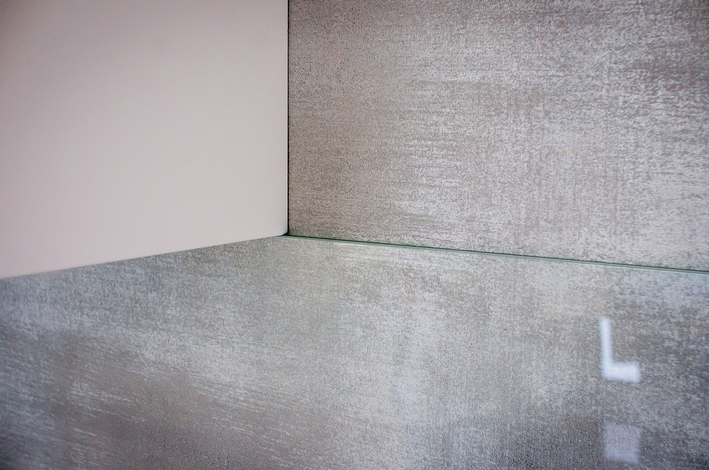 Монохромная кухня