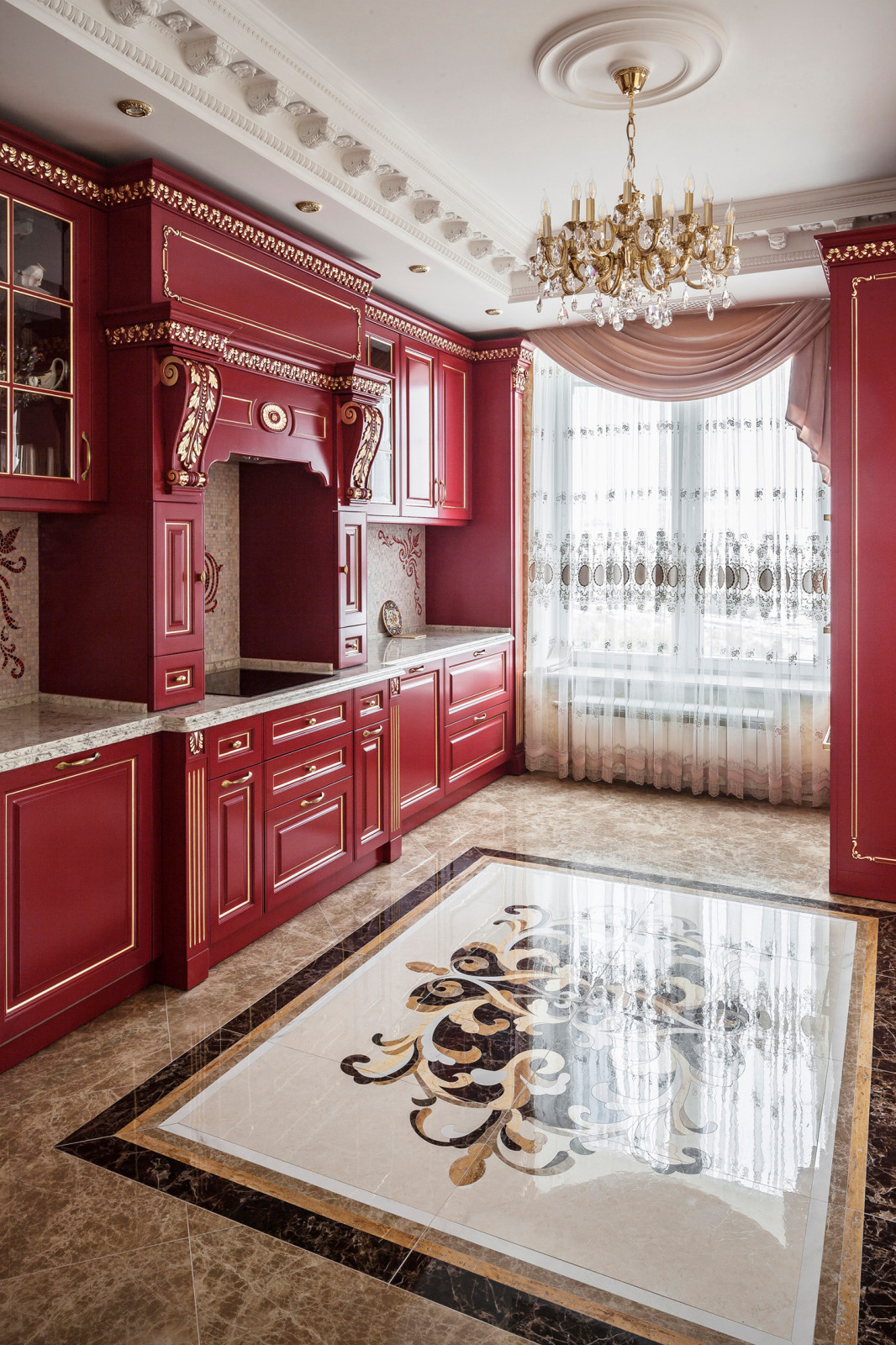 Кухня в пурпурных тонах