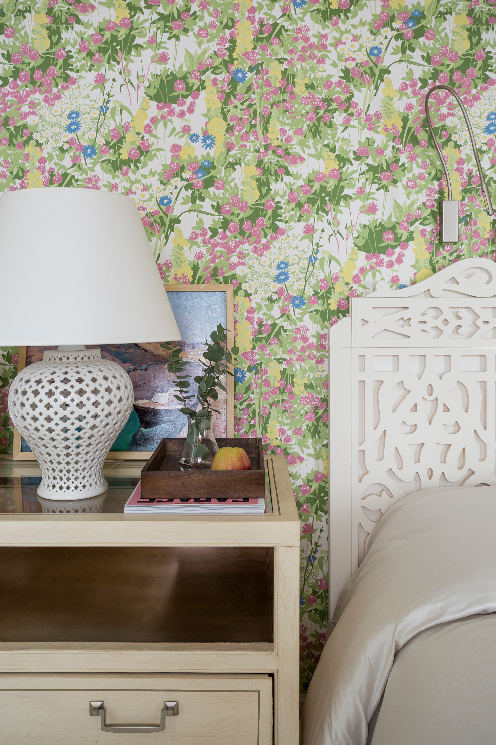 Houzz тур: Камин с изразцами и русские мотивы в доме для трех поколений