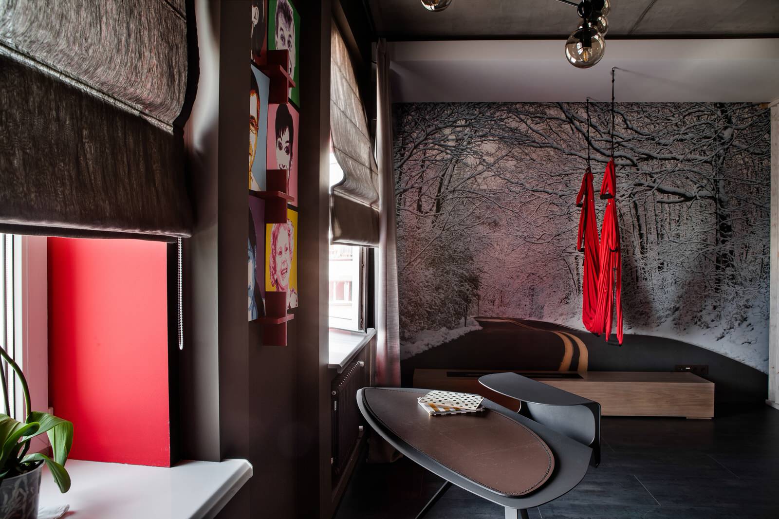 Вне формата