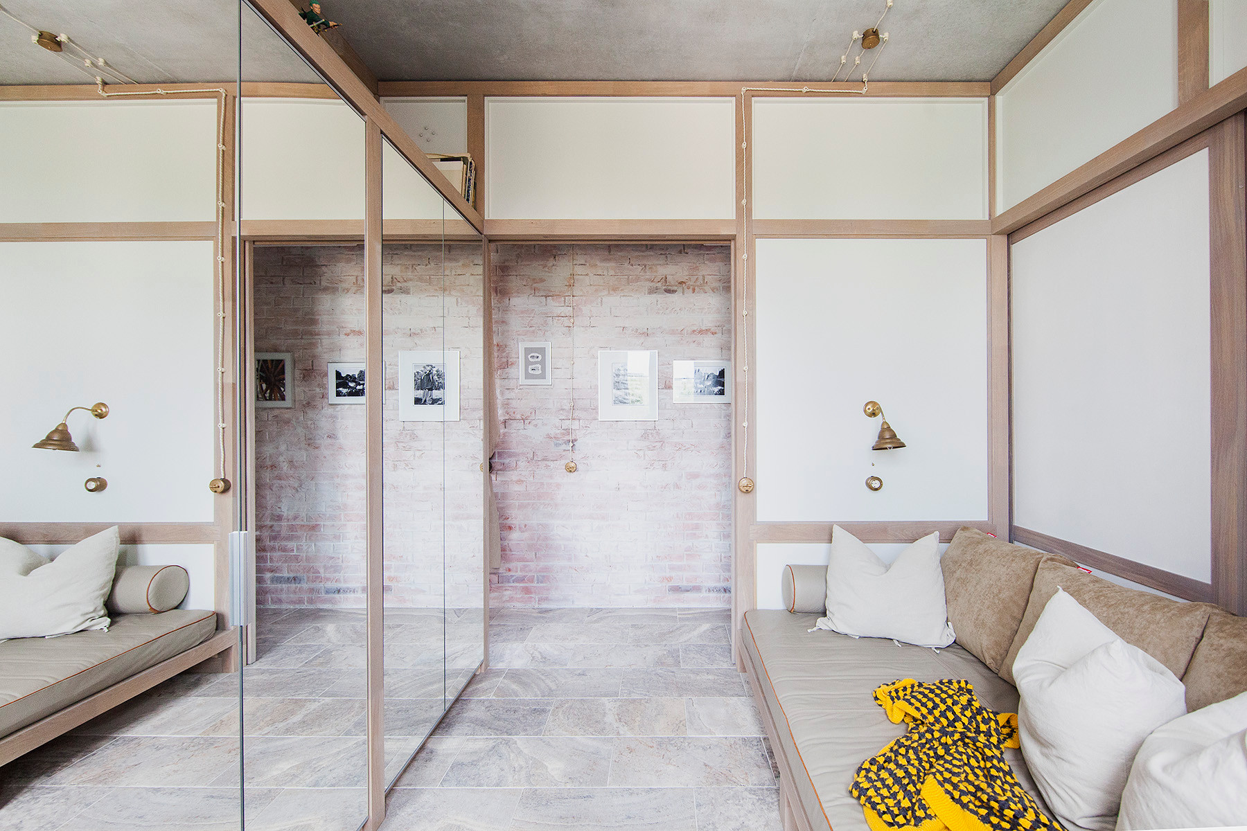 В гостях: Современное искусство и японские мотивы в лофте-трансформере