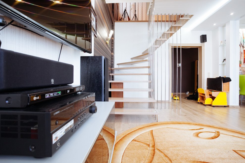 13. Лестница на больцах в квартире по ул. Ярмарочная г. Чебоксары