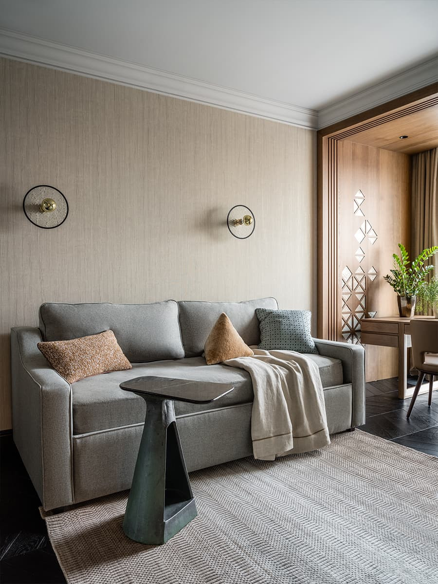 Ковры в интерьере квартиры для семьи кинопродюсера