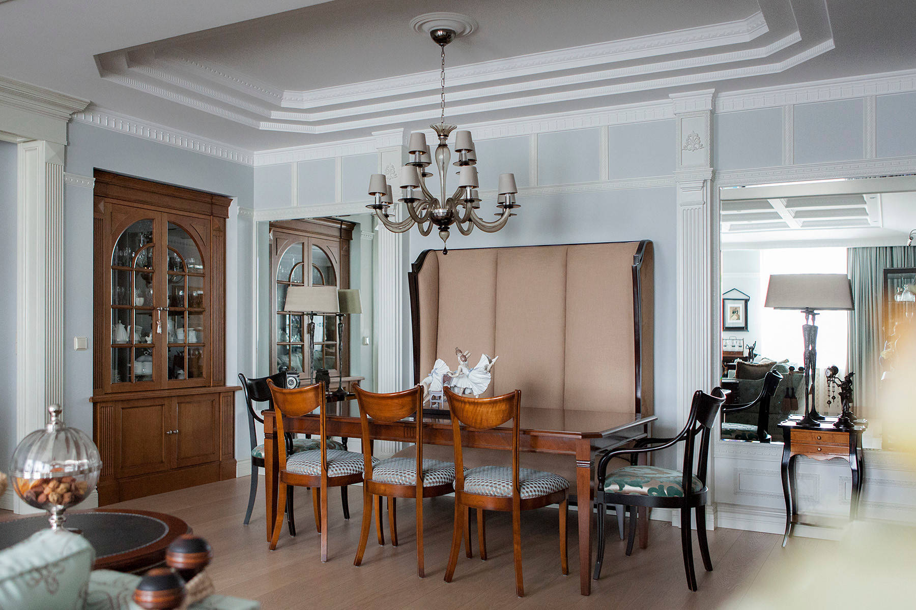 В гостях: Жемчужные тона и балерины в московской квартире