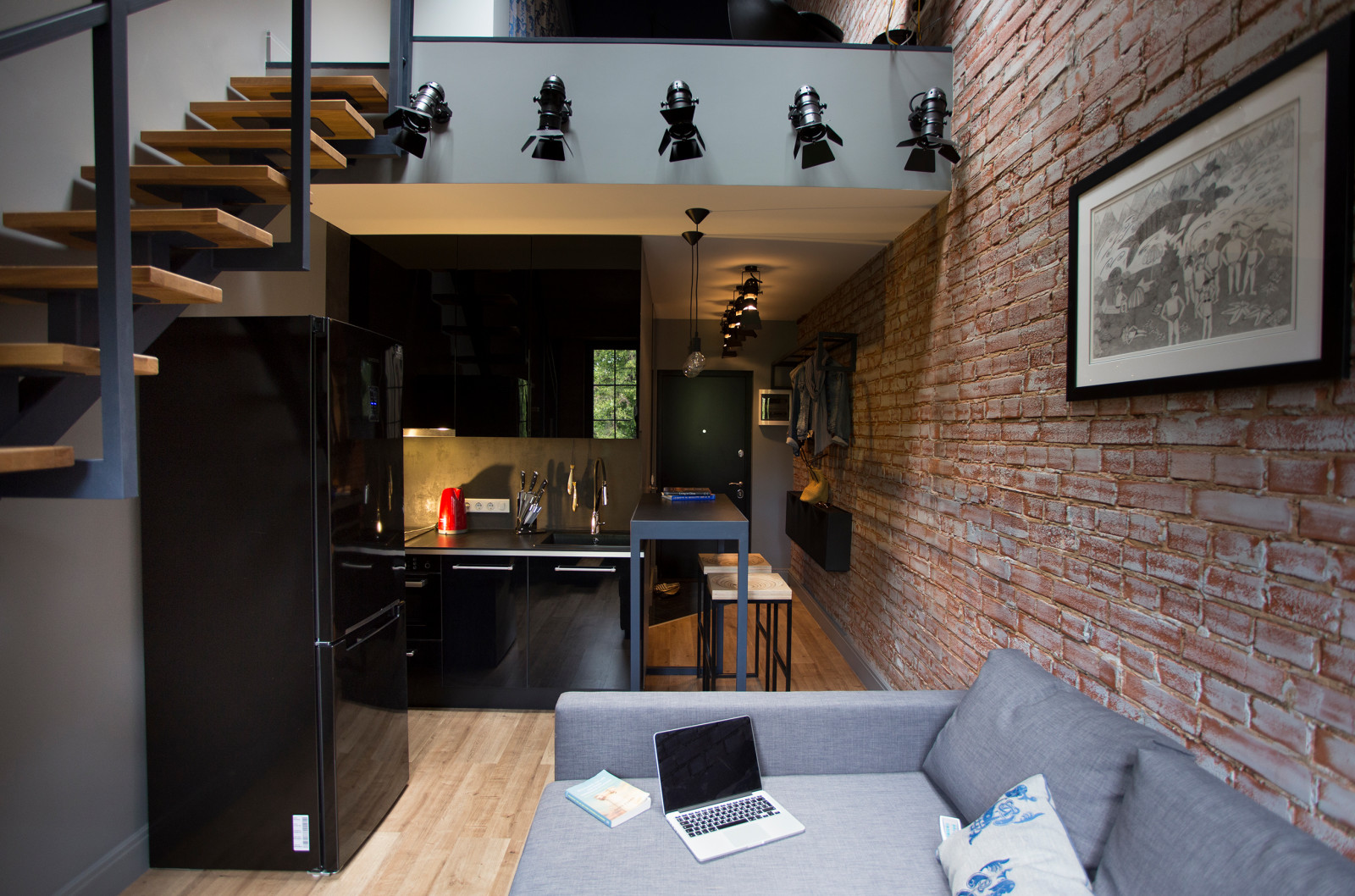 "Dark" apartment for a young girl