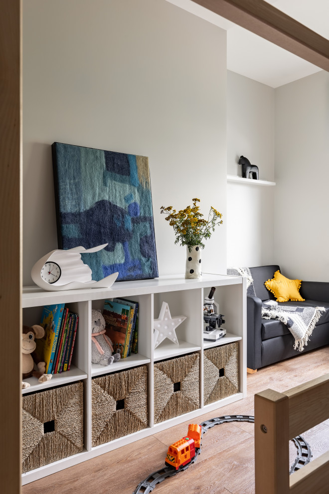 Квартира с голубой кухней и детской с шалашом