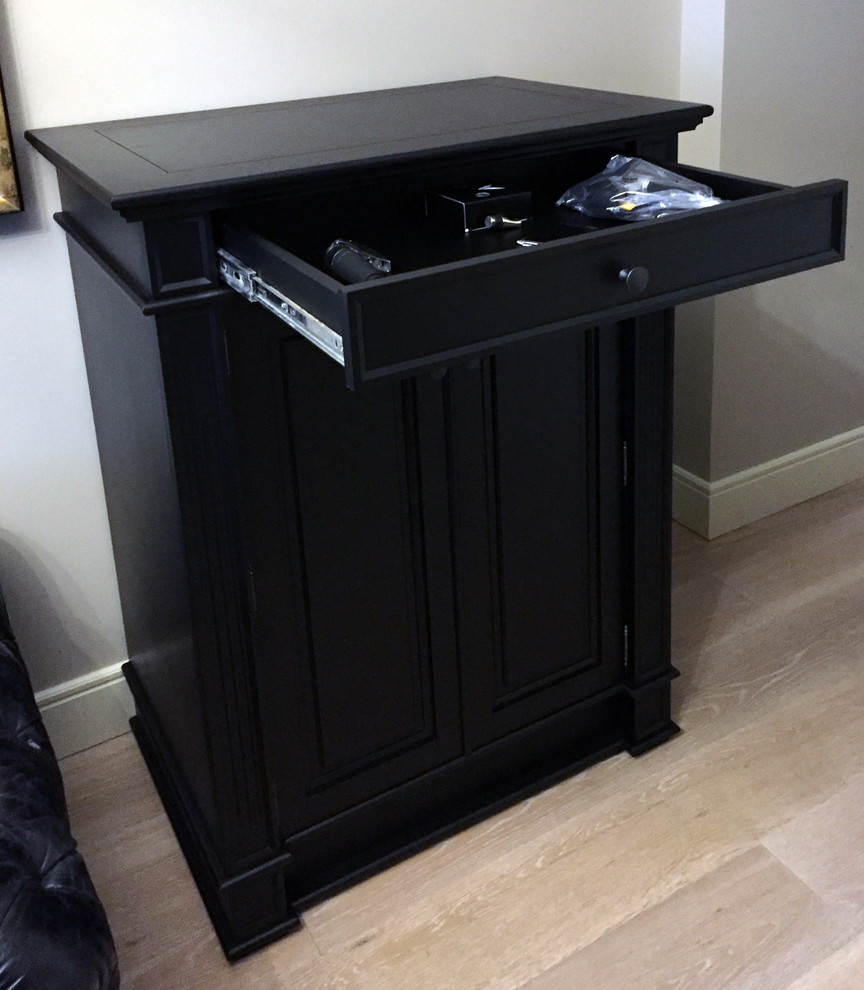 Шкафчик кабинетный со смыслом.