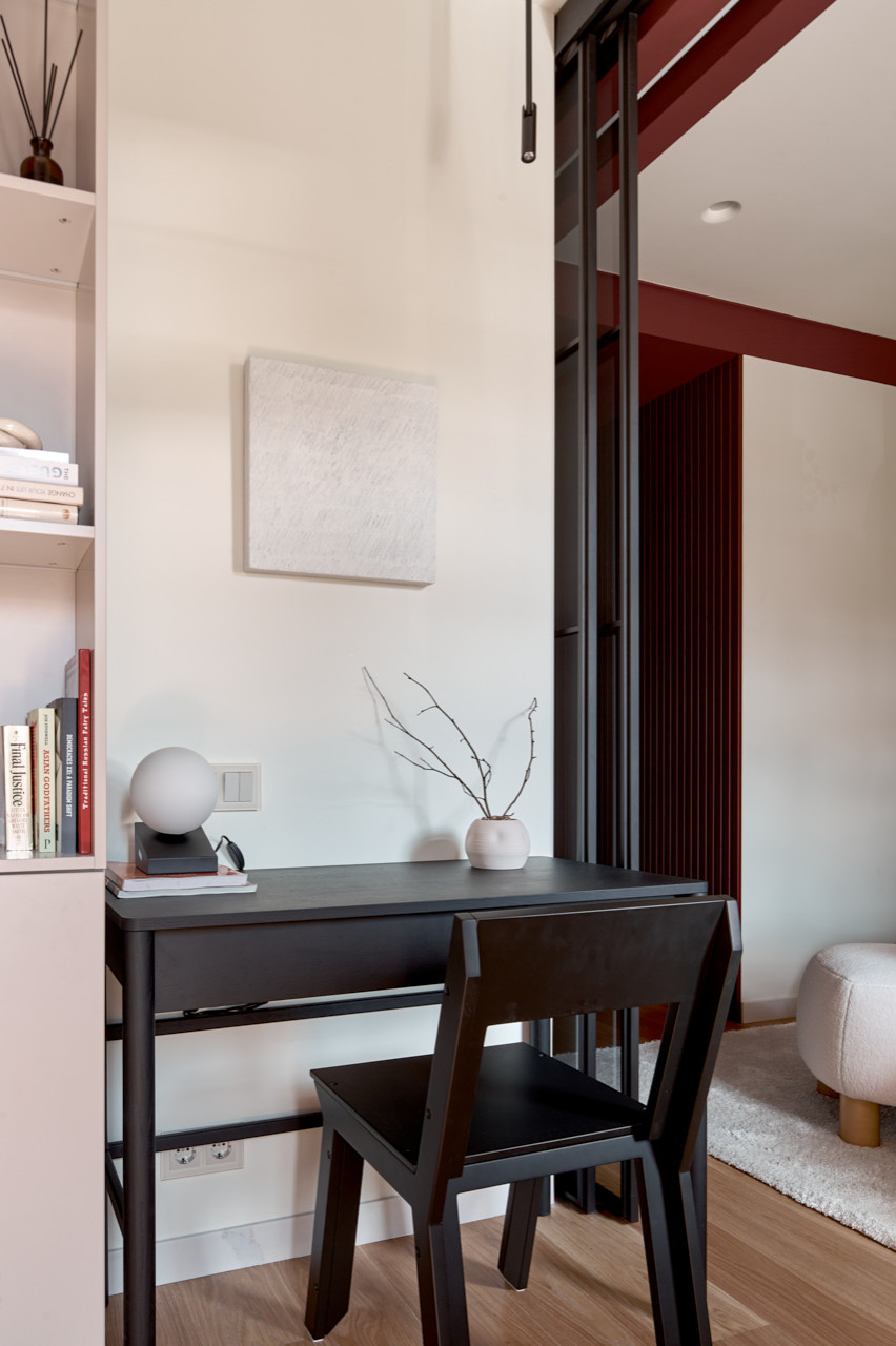 Спальня с багровым порталом