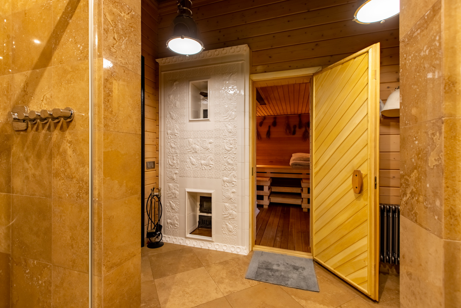 Облицовка банной печи, изразцы из коллекции "Русская этника"