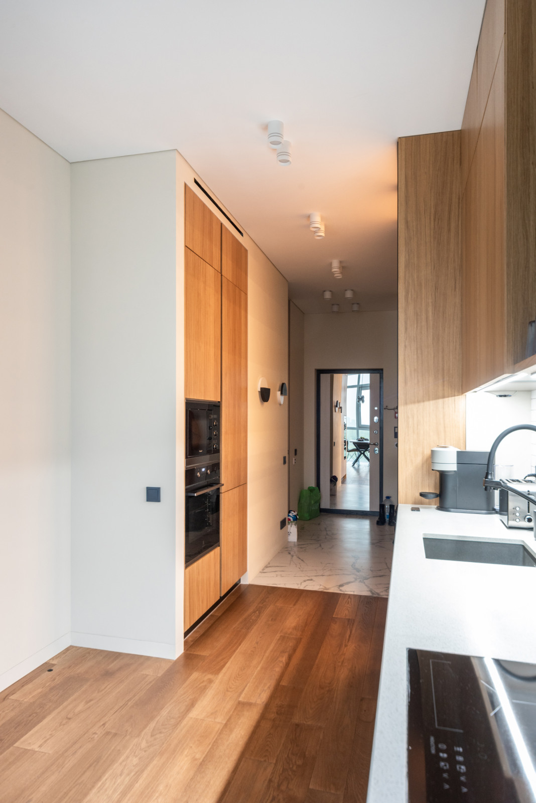 Кухня комбинированная со шпоном