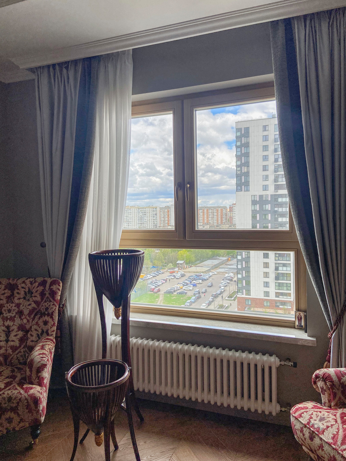 Дерево-алюминиевые окна из дуба в ЖК "Гринада".