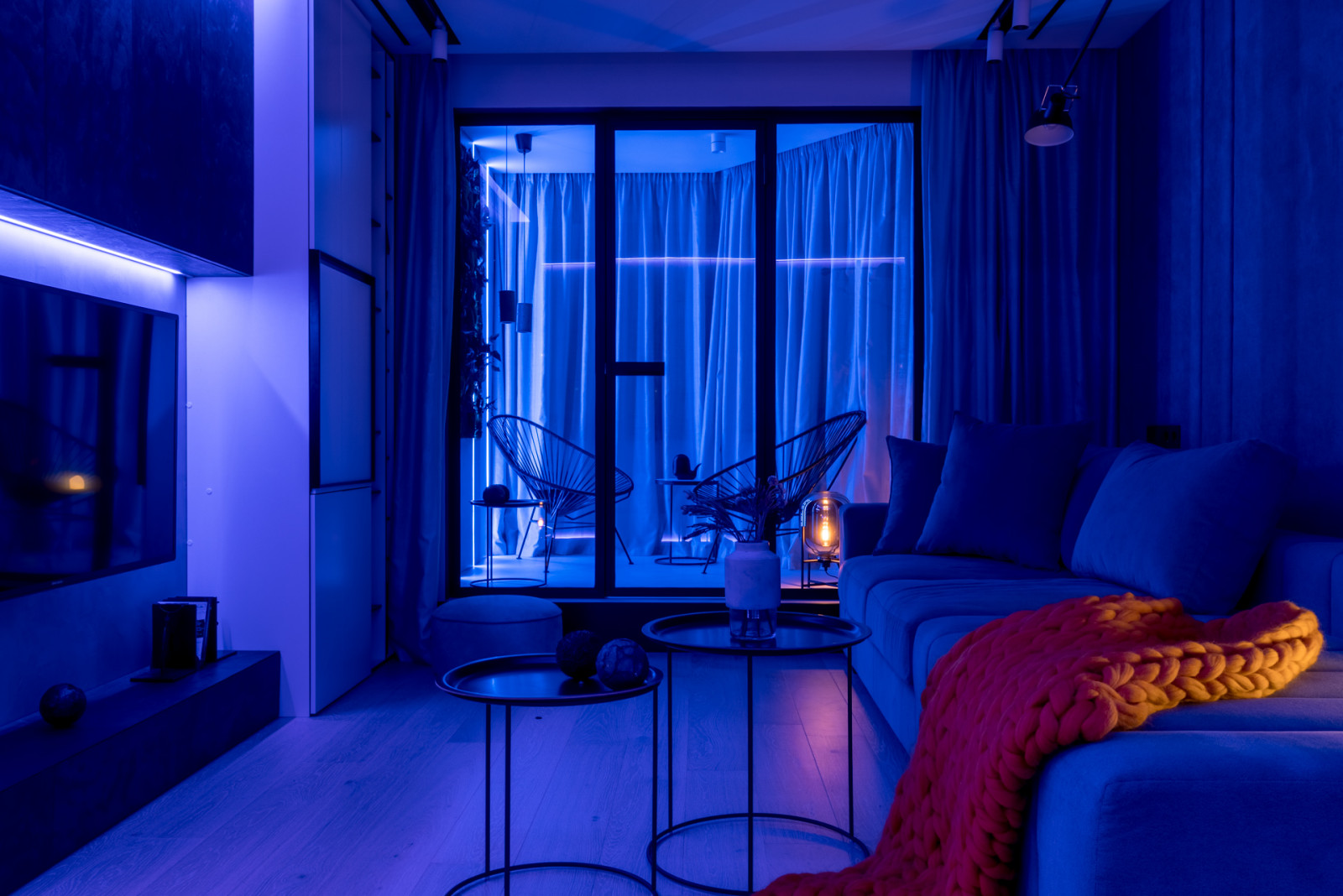 "Белый, серый и графит"