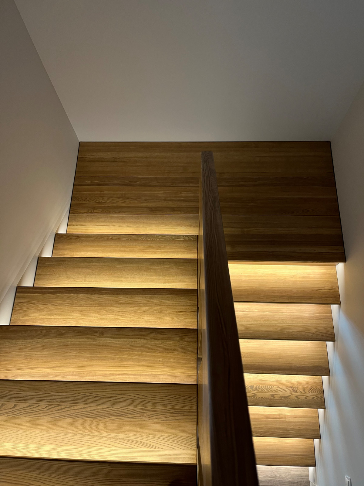 Лестница в КП "Династия"