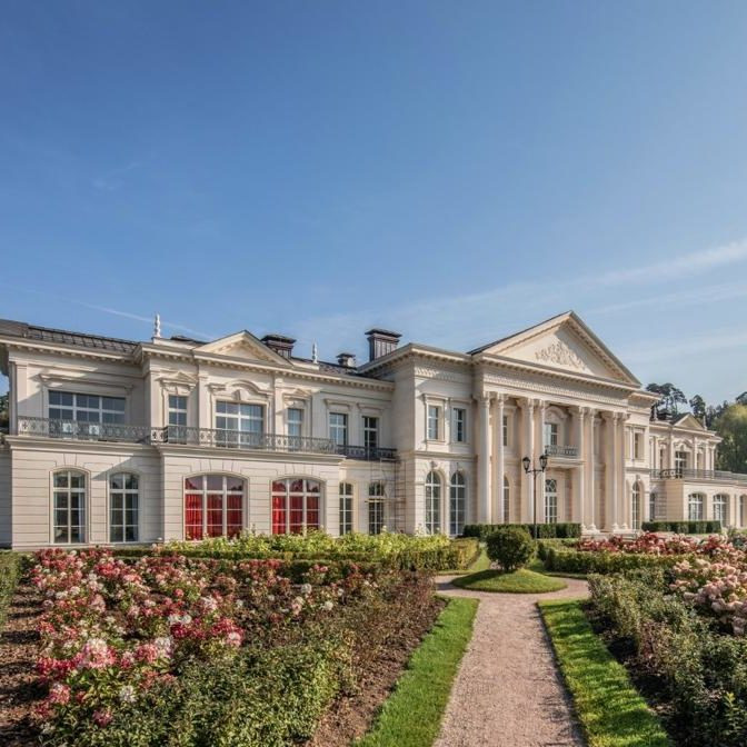 Обложка проекта: LONTANA MOSCA