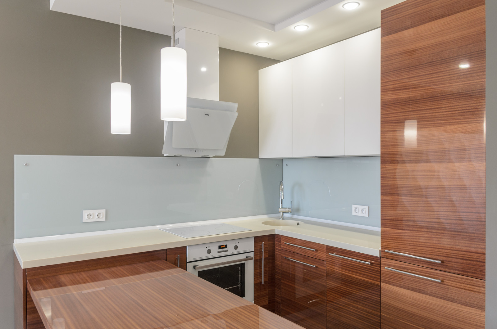 Обложка проекта: Модерн в центре города