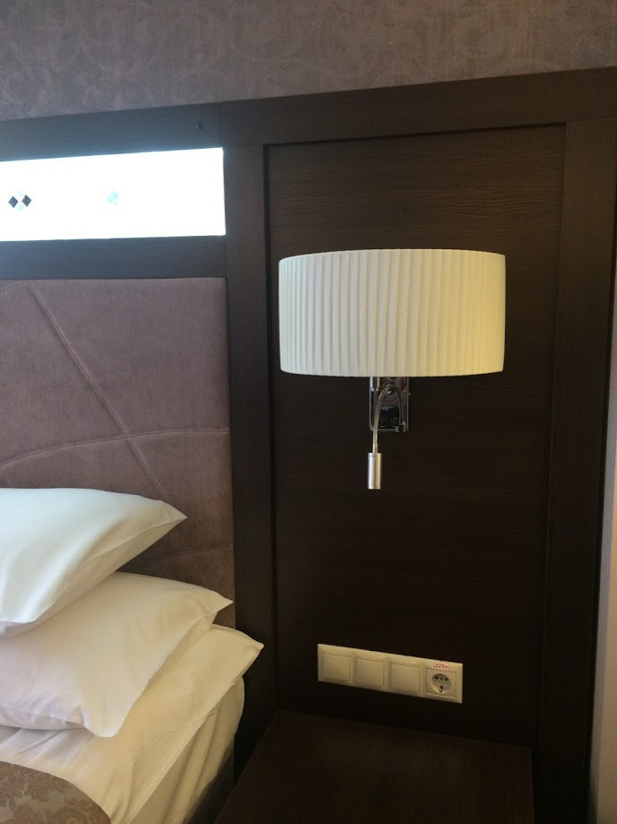 Светильники и световые конструкции для, ресторанов, отелей, ритейла