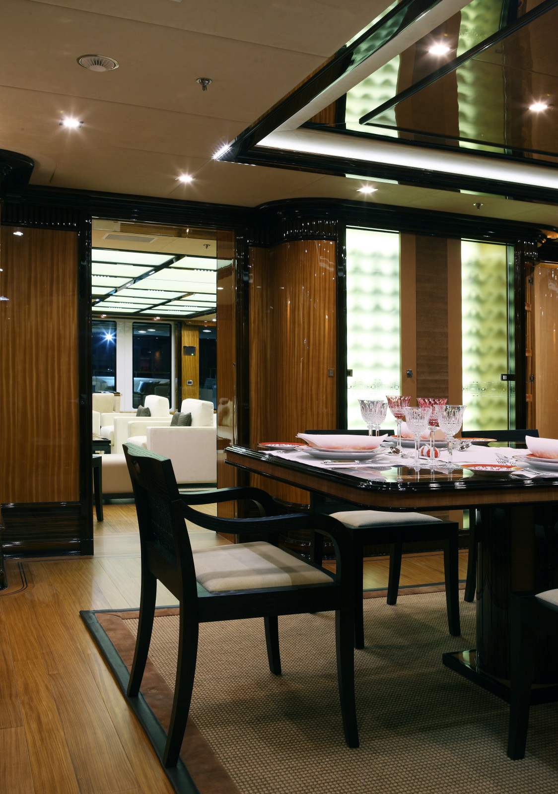 Проект яхты от итальянской компании RADICE