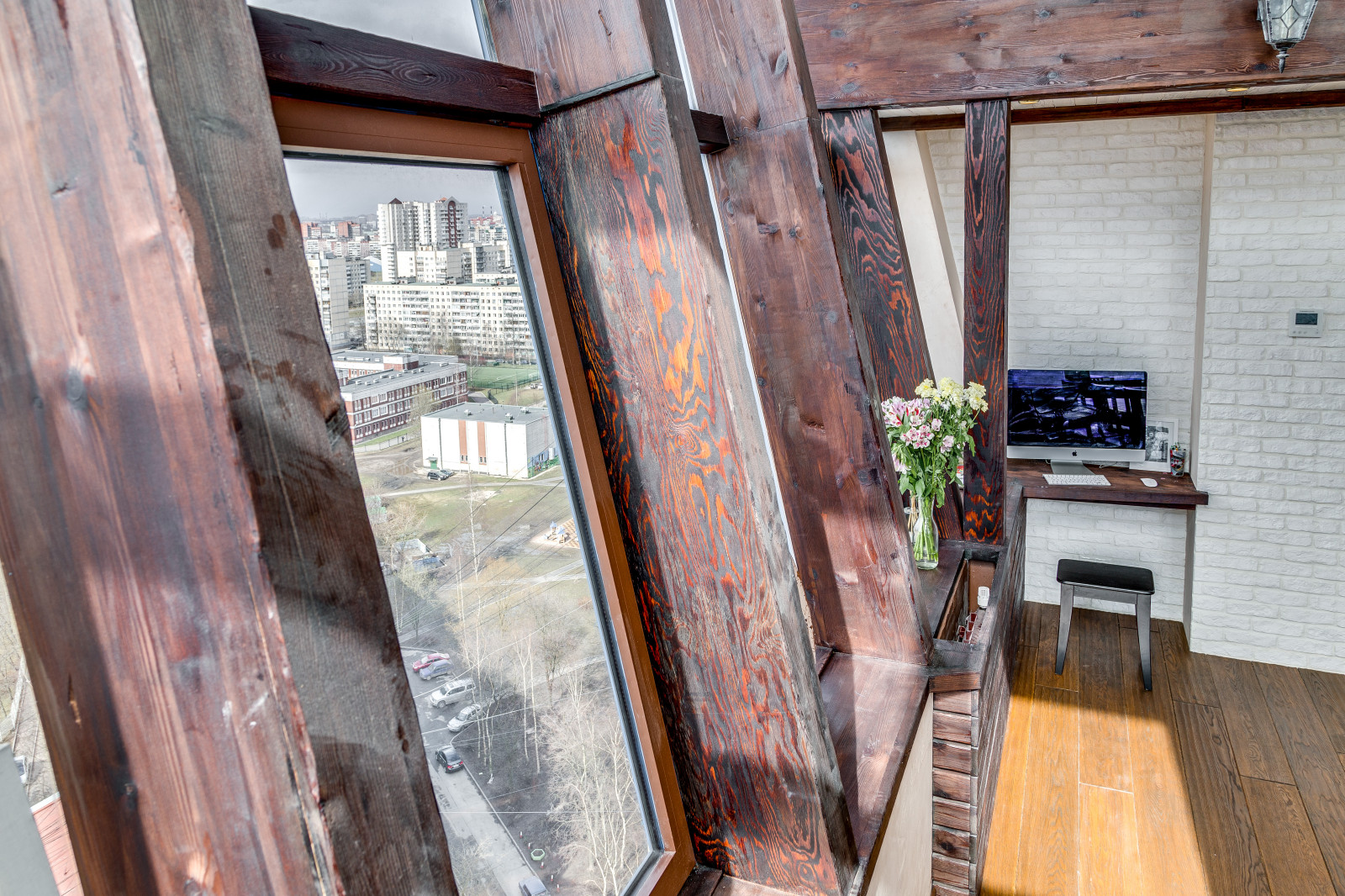 Пентхаус в Санкт-Петербурге. Мебель и отделка из массива.