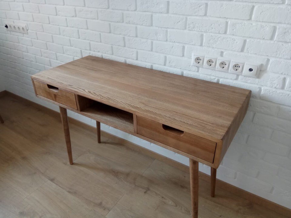 Письменный стол из массива ясеня