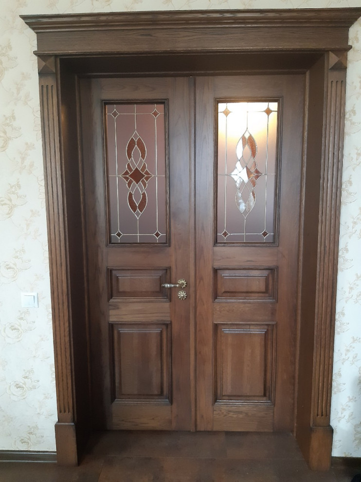 Обложка проекта: Межкомнатные двери с витражами