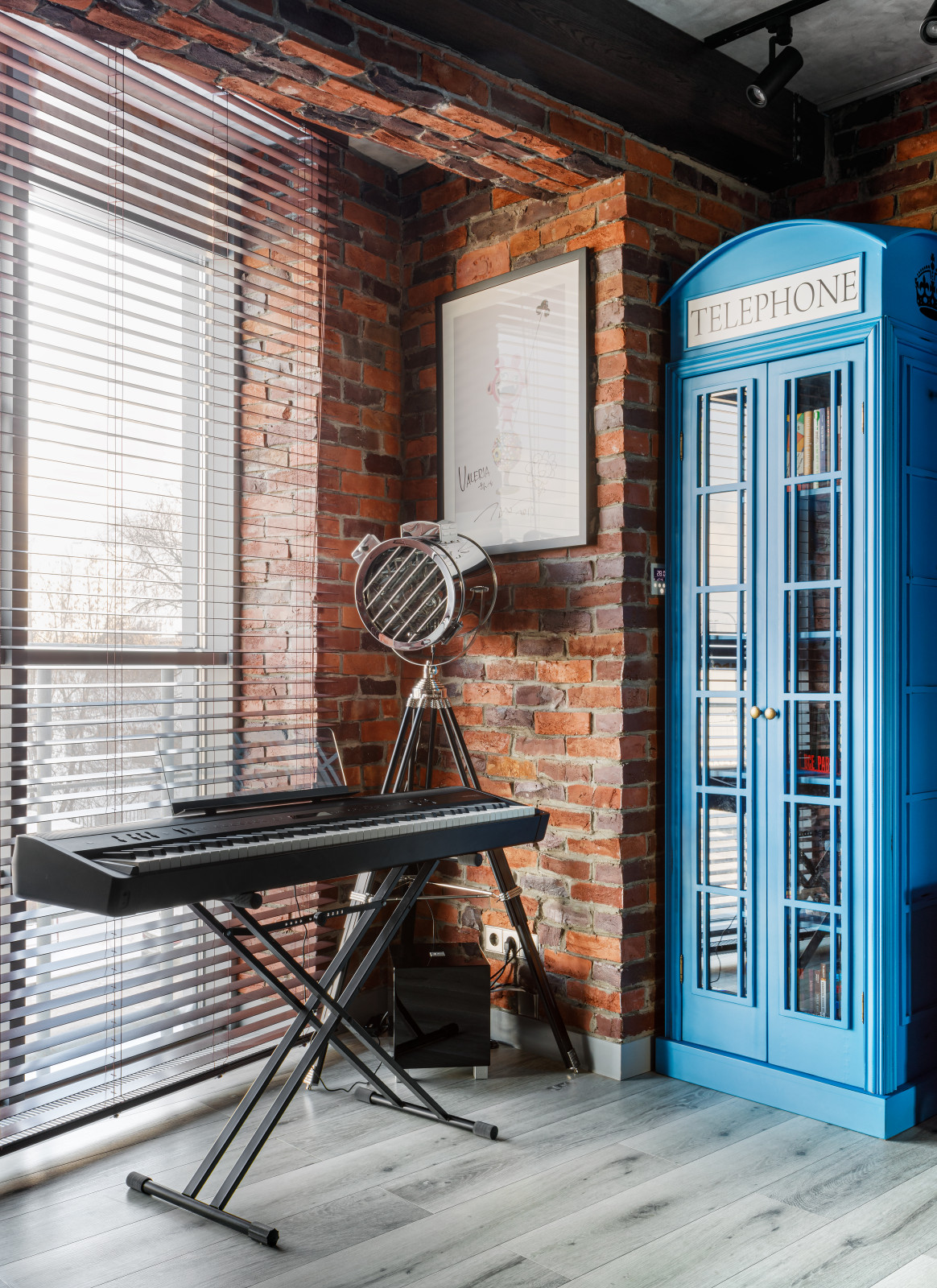 Яркий лофт для ценителя современного искусства