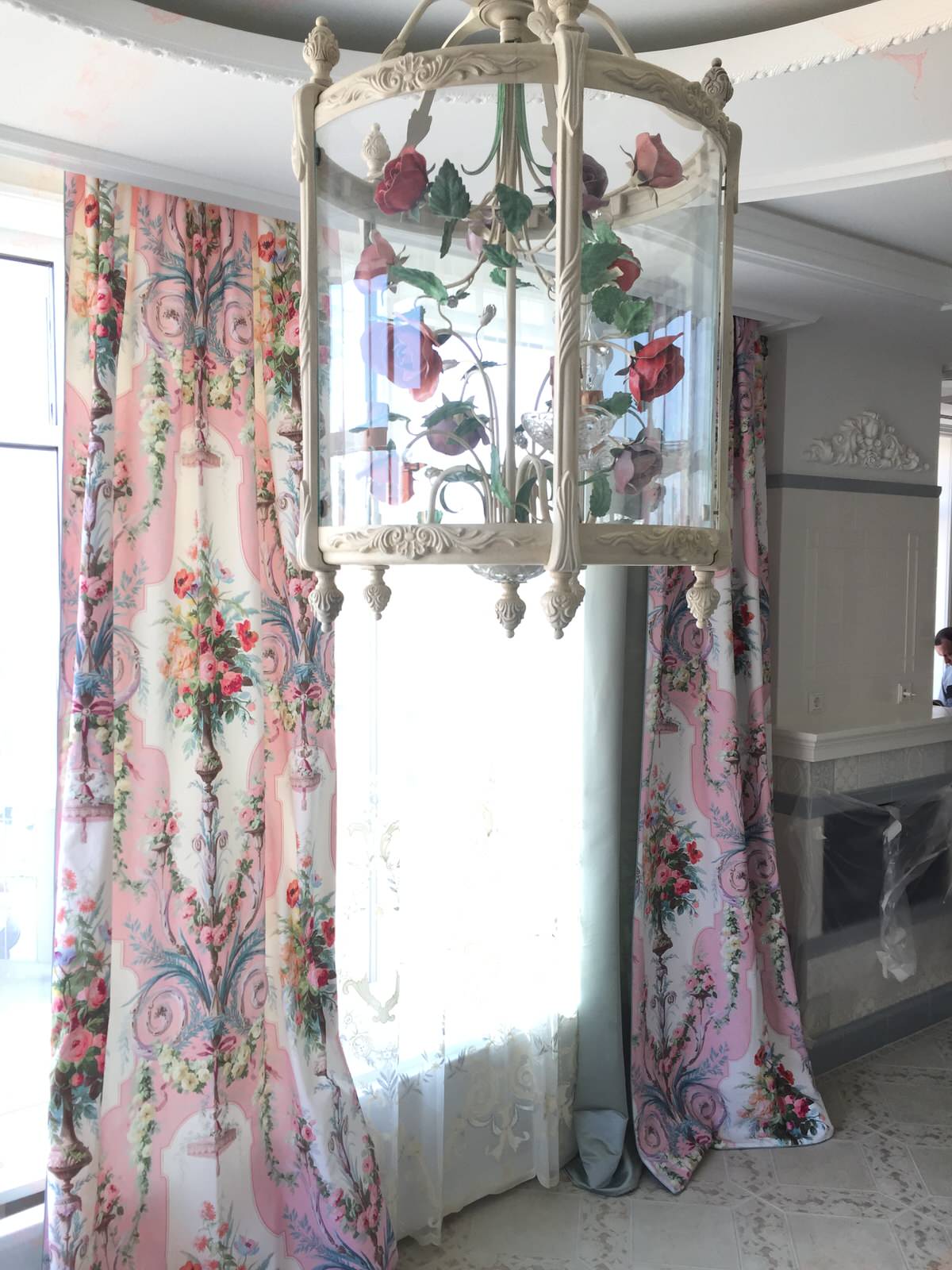 квартира в французском стиле в процессе декорирования