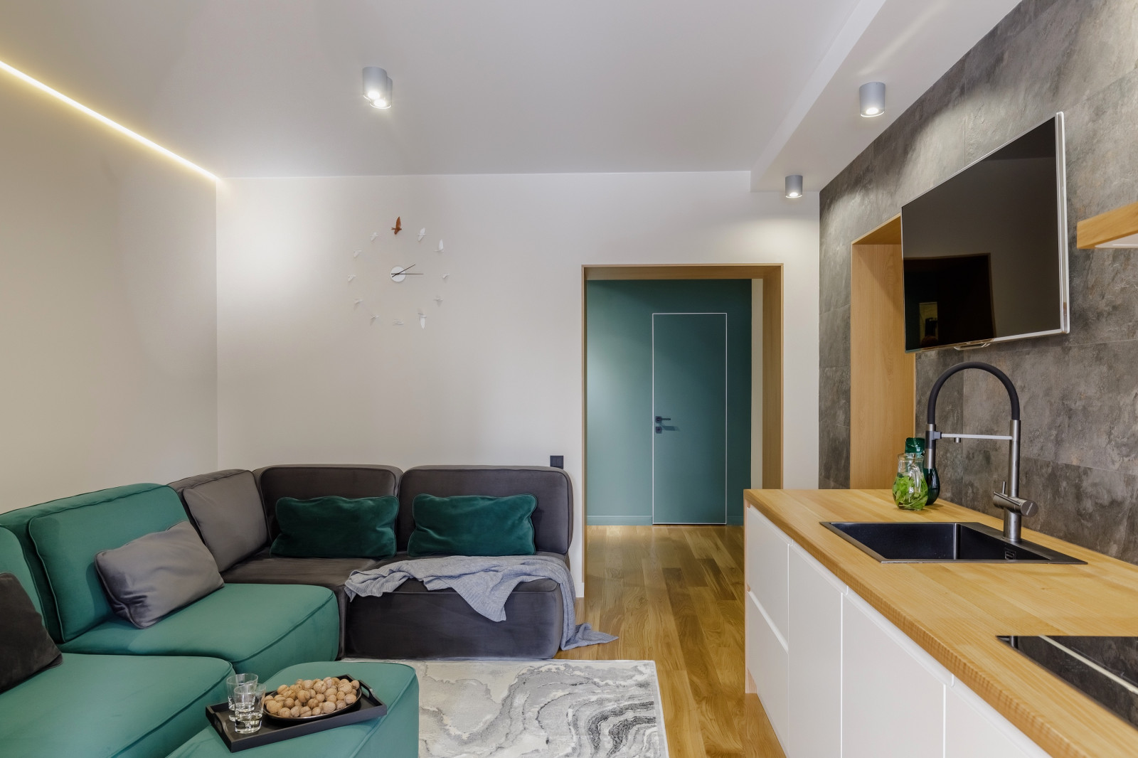 "Саяны"  Квартира в эко стиле