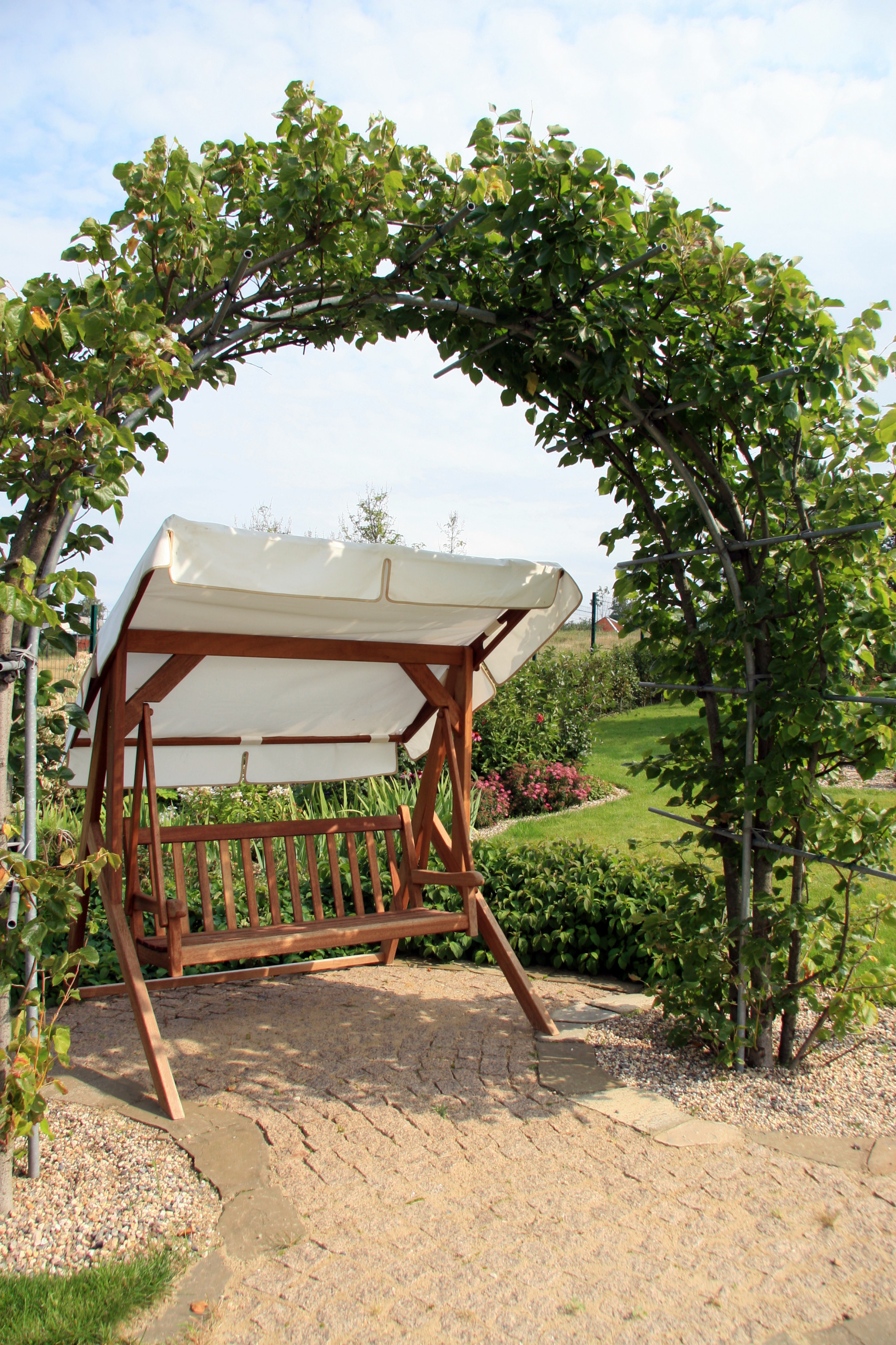 Семеро по лавкам: Садовые скамейки и все, что нужно о них знать