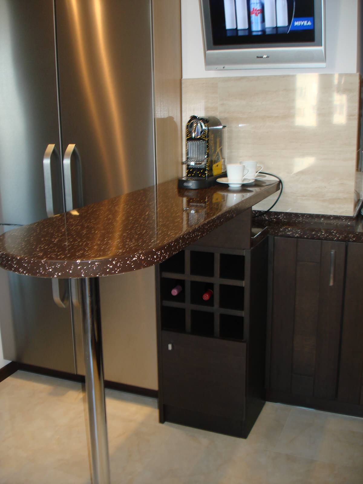 Кухня с барной стойкой