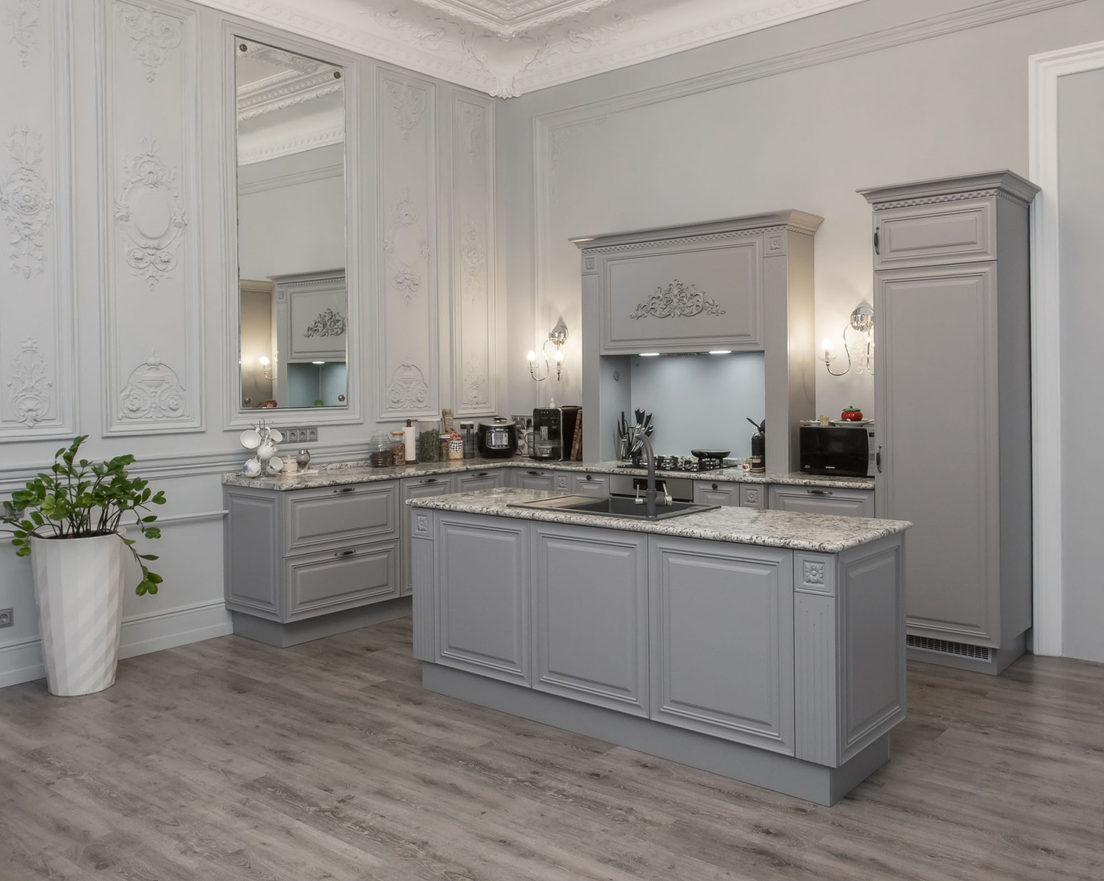 Классическая кухня для старого фонда Санкт-Петербурга