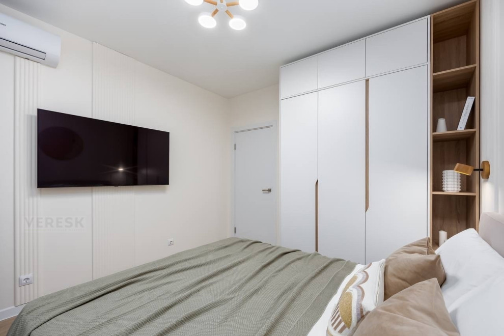 Распашные шкафы