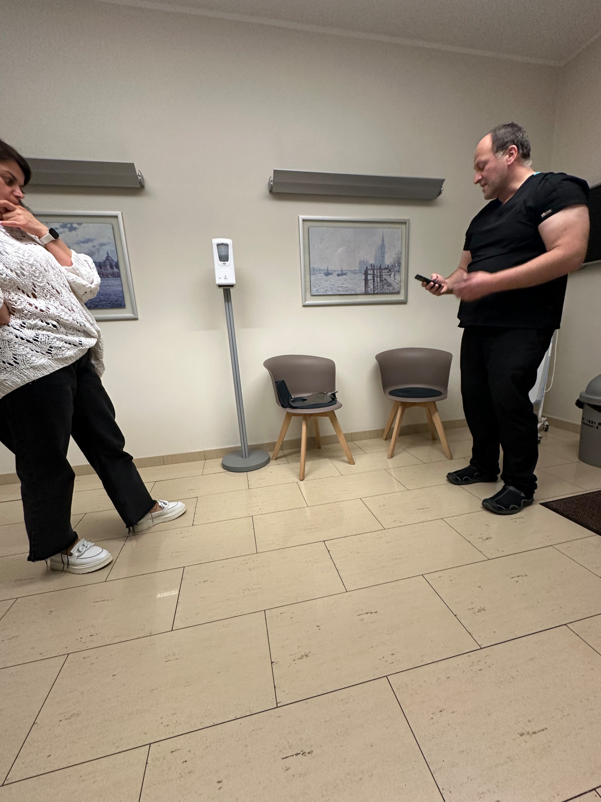 Обложка проекта: Перетяжка стульев в стоматологии