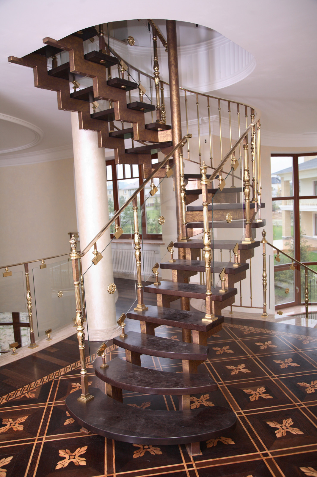 Лестница, латунное ограждение со стеклом, фабрика Grande forge, коллекция Royal