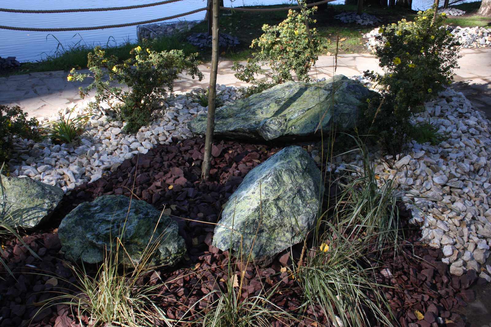 Каменные отсыпки и рокарий
