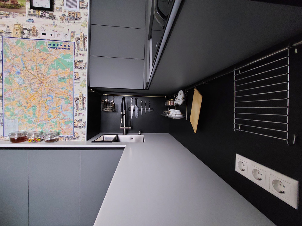 Серая кухня для городской квартиры