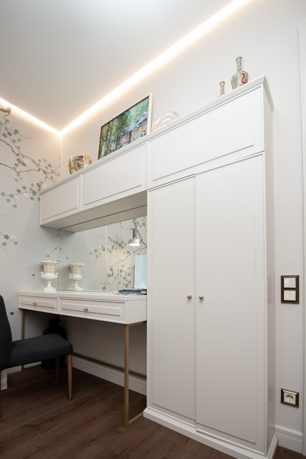 Меблировка спальной комнаты в стиле неоклассика