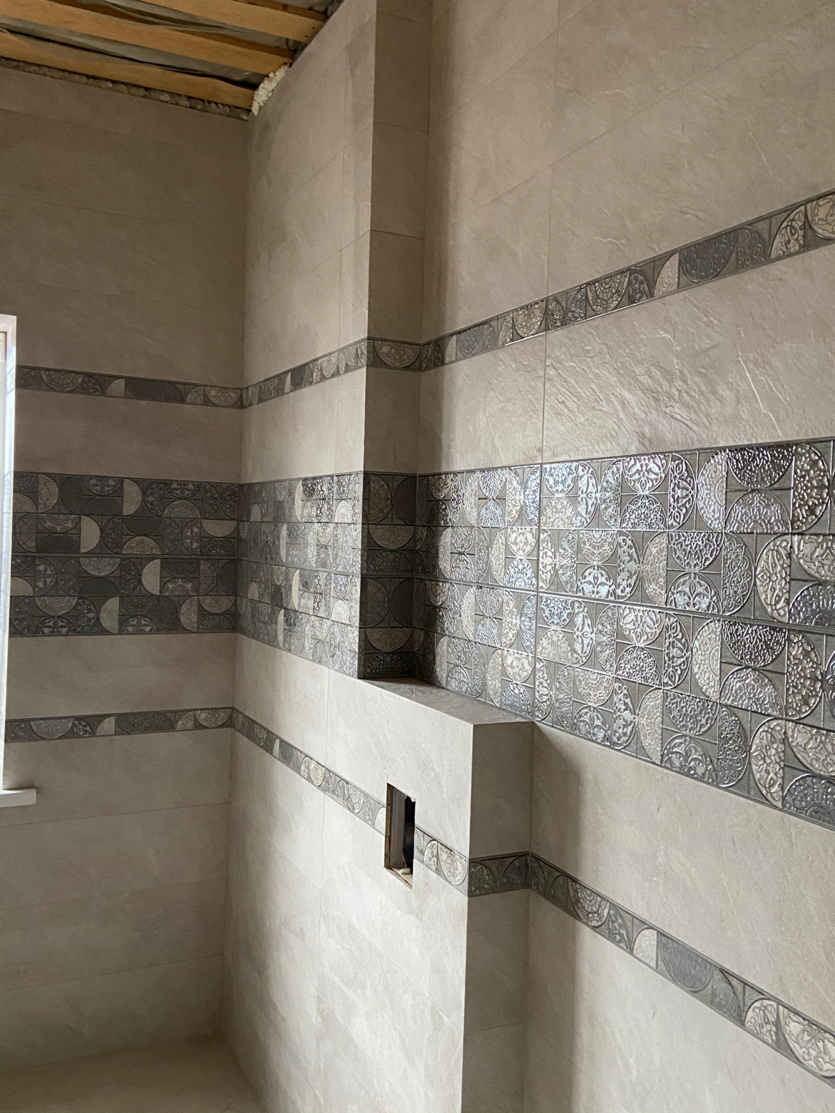 Укладка керамогранита в ваной