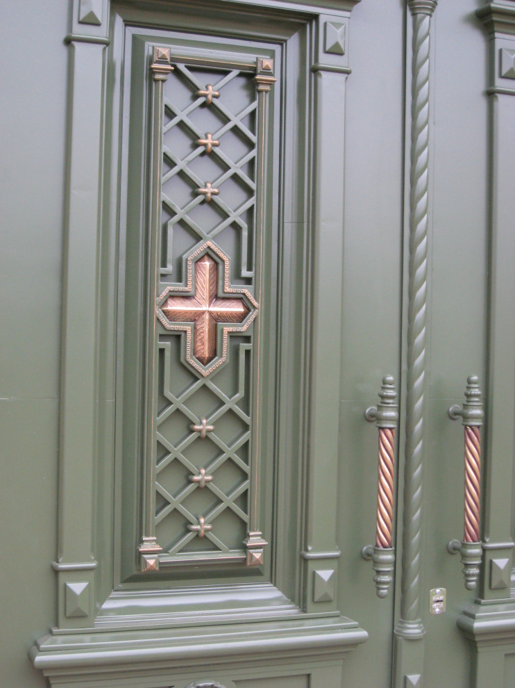 Входные двери для классического дома / усадьбы