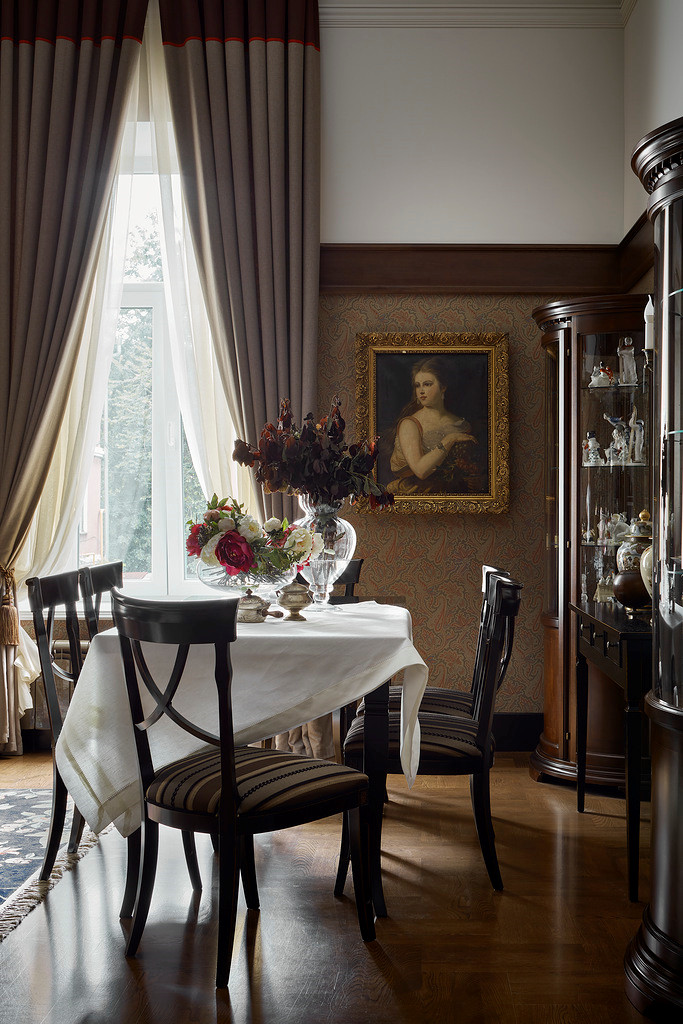 Houzz тур: Квартира в Воронеже — в купеческом доме конца XIX века