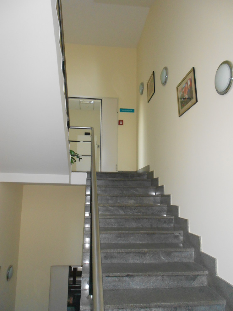 Косметический ремонт лестничных маршей в Банке "Зенит"