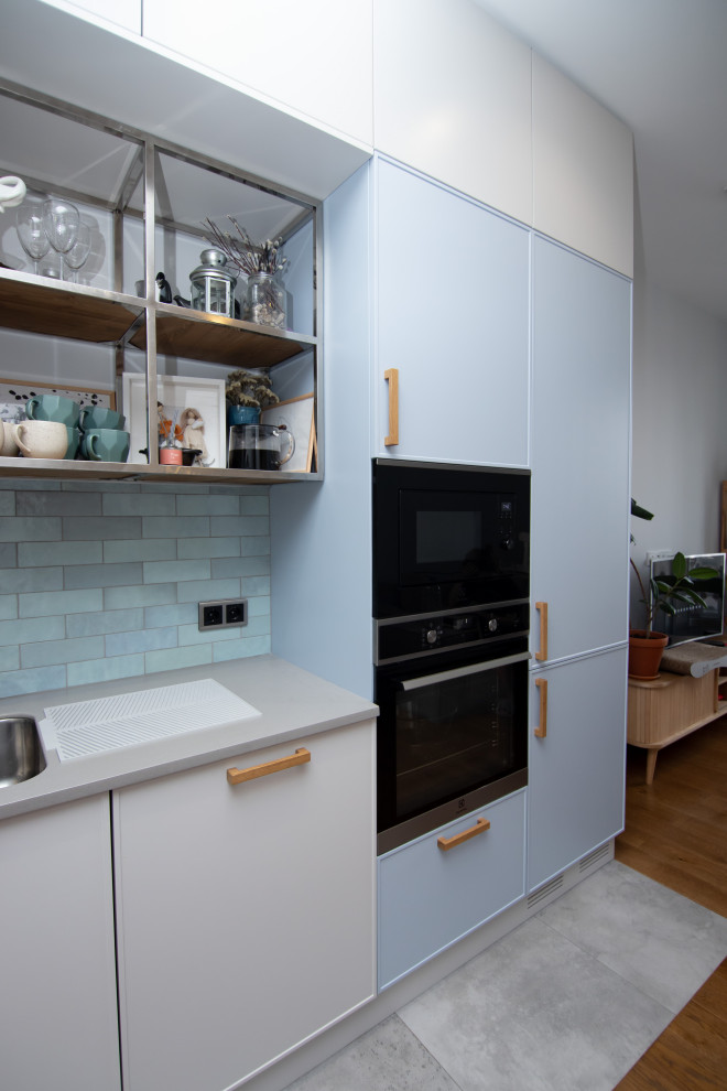 Светлая кухня в неоклассическом стиле