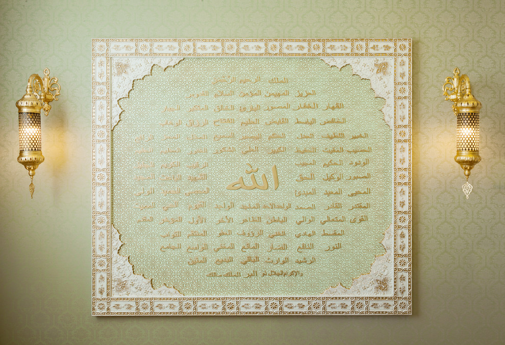 Декоративное резное деревянное панно