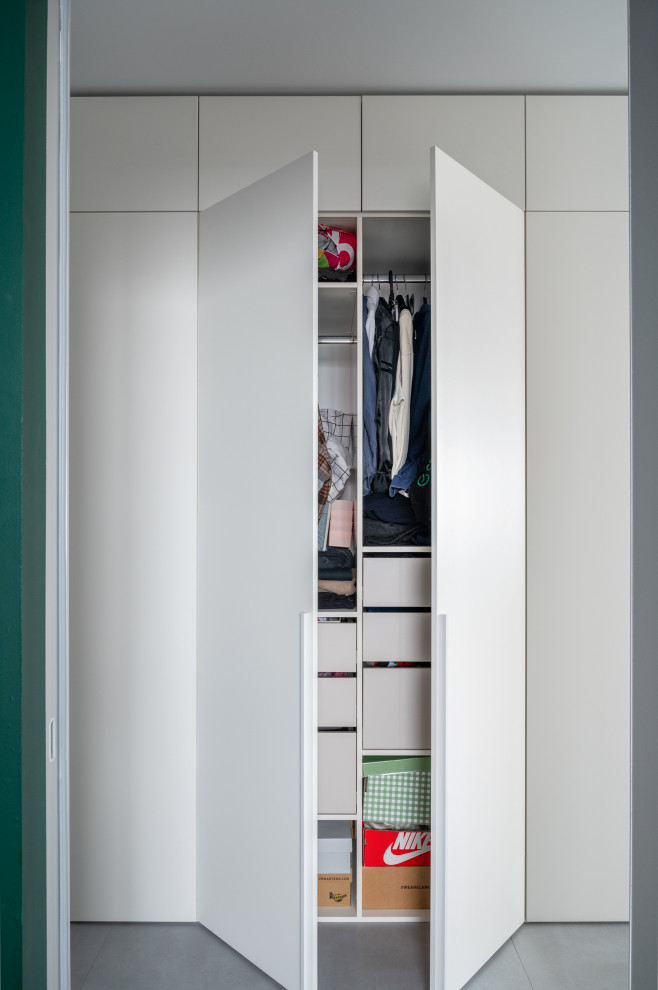 Светлая стильная кухня